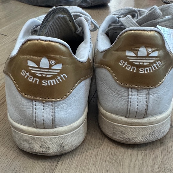 Adidas Stan Smith White with Gold Detail - Picture 1 of 4